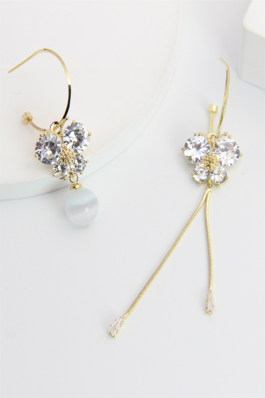 Wholesaler Bellissima - Asymmetrical butterfly earring adorned with hypoallergenic stone