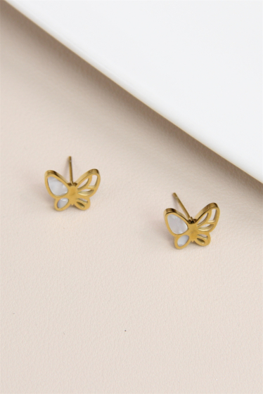 Wholesaler Bellissima - Pearly butterfly earring in stainless steel