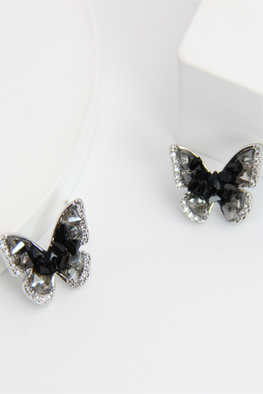 Wholesaler Bellissima - Butterfly earring decorated with hypoallergenic glass pearl.