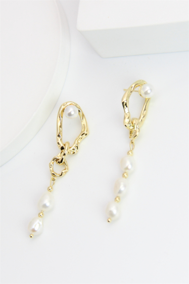 Wholesaler Bellissima - Hypoallergenic asymmetric cultured pearl earring