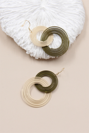 Wholesaler Bellissima - Hypoallergenic interwoven spiral design earring