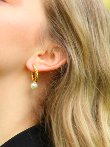 Wholesaler Bellissima - Twisted lustrous pearl earring in stainless steel