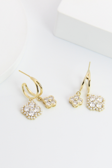 Wholesaler Bellissima - Clover earring decorated with hypoallergenic pearl
