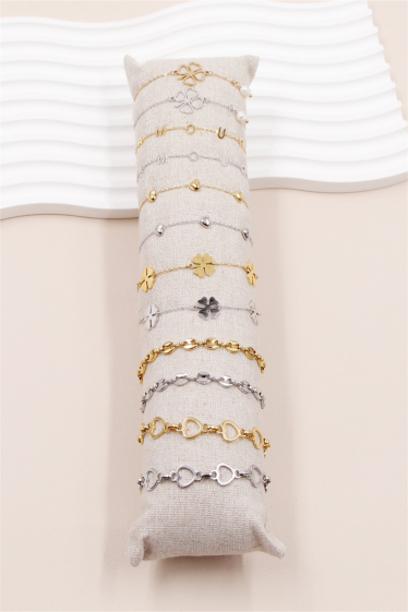 Grossiste Bellissima - Bracelets en acier inoxydable lot de 12 pcs avec présentoir inclus.