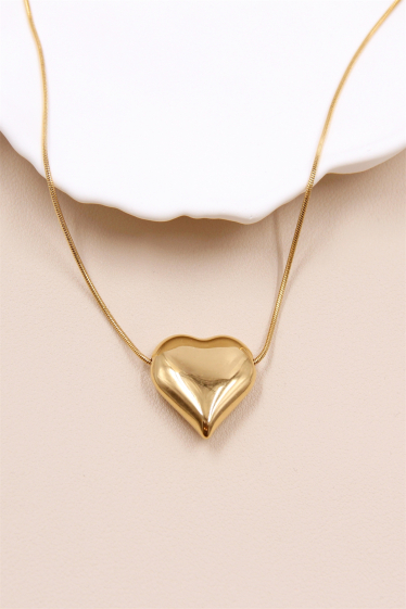 Wholesaler Bellissima - Refined heart chain necklace in stainless steel.
