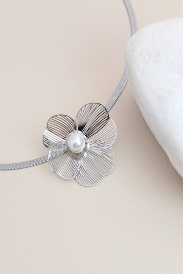 Grossiste Bellissima - Collier design fleur orné de perle en acier inoxydable