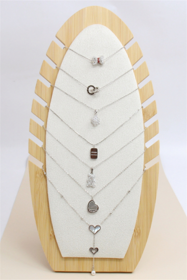 Wholesaler Bellissima - Necklace set of 7 pcs in stainless steel with jewelry display included.