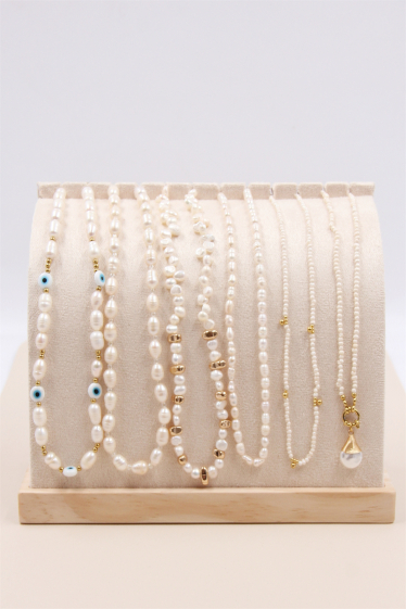 Wholesaler Bellissima - Cultured pearl necklace set of 6 pieces in stainless steel on jewelry display