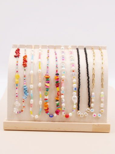 Mayorista Bellissima - Conjunto de collar de perlas de 6 piezas en acero inoxidable en exhibición de joyería
