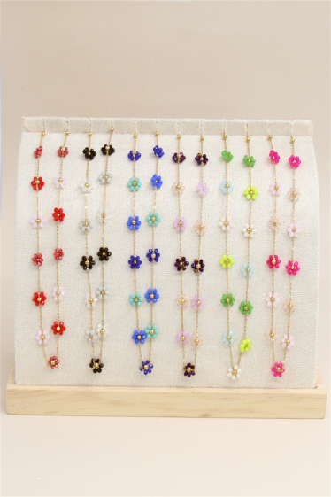Wholesaler Bellissima - Set of 6 Stainless Steel Pearl Flower Necklaces with Display Stand