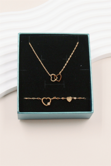 Wholesaler Bellissima - Stainless steel heart set with jewelry box.