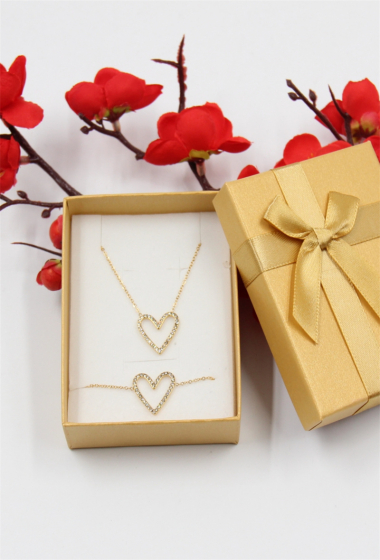 Wholesaler Bellissima - Stainless steel rhinestone heart set in jewelry box
