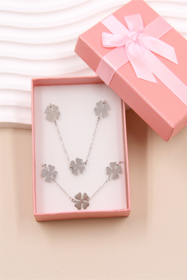 Wholesaler Bellissima - Stainless steel clover set with jewelry box