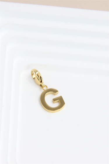 Grossiste Bellissima - Pendentif Charm's lettre "G" en acier inoxydable