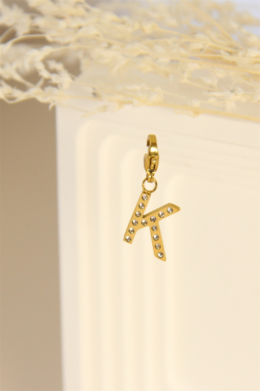 Mayorista Bellissima - Colgante Charm's letra "K" decorado con strass en acero inoxidable