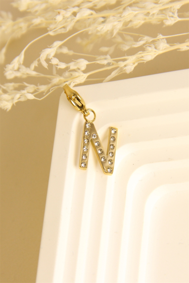 Wholesaler Bellissima - Charm's letter "N" pendant decorated with rhinestones in stainless steel