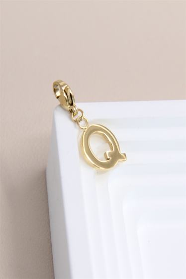Wholesaler Bellissima - Charm's letter "Q" pendant in stainless steel