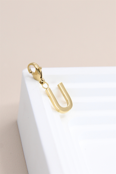 Wholesaler Bellissima - Charm's letter "U" pendant in stainless steel