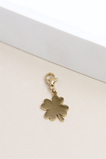 Wholesaler Bellissima - Charm's clover pendant in stainless steel