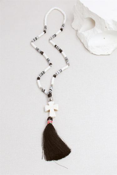 Wholesaler Bellissima - Pom-pom cross necklace in heishi pearl