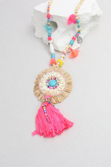 Wholesaler Bellissima - Pom-pom necklace in wooden bead decorated with shell