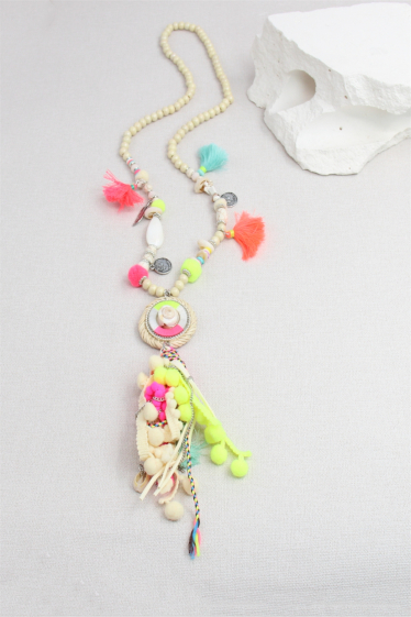 Wholesaler Bellissima - Pom-pom necklace in wooden bead decorated with shell