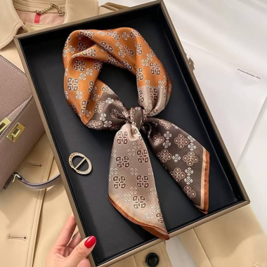 Großhändler Best Angel-Fashion Kingdom - Kleiner quadratischer Schal mit Seideneffekt