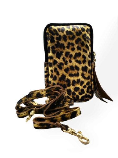 Wholesaler Best Angel-Fashion Kingdom - Italian phone pouch in leopard pattern leather