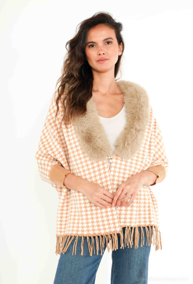 Wholesaler BLEUET DE PARIS - Poncho with fake fur; short from behind and fringe on the bottom