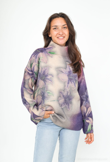 Wholesaler BLEUET DE PARIS - Soft sweater with floral pattern and rhinestones; Corresponding TU size 40-48.