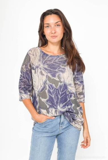 Wholesaler BLEUET DE PARIS - Hole T-shirts with floral pattern and rhinestones; Corresponding TU size 40-48.