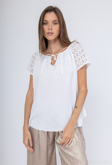 Wholesaler Bobo Glam' - Lace-up cotton gauze blouse in perforated cotton