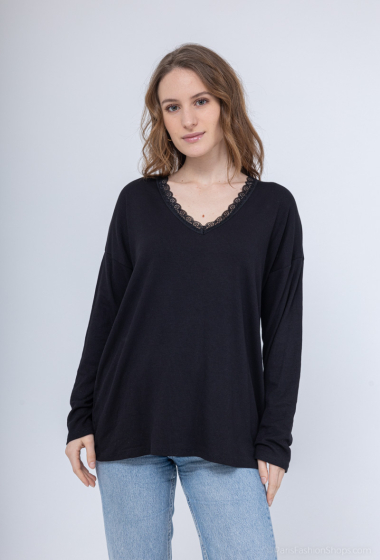 Wholesaler Bobo Glam' - loose fine ribbed sweaters with lace neckline