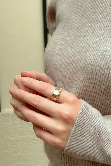 Grossiste Bohm - Bague Bonnie - anneau épais effet maille avec pierre naturelle ovale