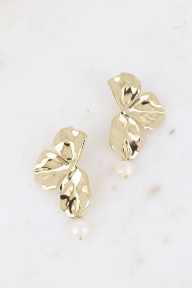 Wholesaler Bohm - Dangling earrings - petal and freshwater pearl effect