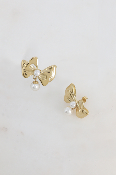 Grossiste Bohm - Boucles pendantes - noeud papillon et 2 perles de résine blanche