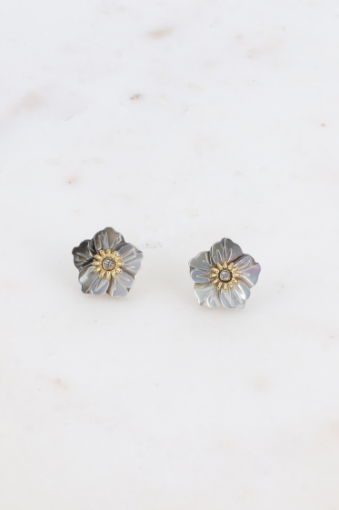 Wholesaler Bohm - Stud earrings - pearly flower and small crystal