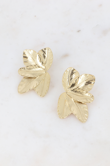 Wholesaler Bohm - Bullet earrings - foliage pattern, delicately engraved lines