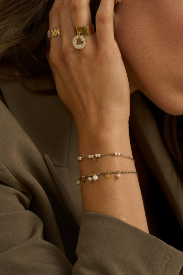 Grossiste Bohm - Bracelet Joanne - petites pierres fines teintées & pampilles rondes étoilées