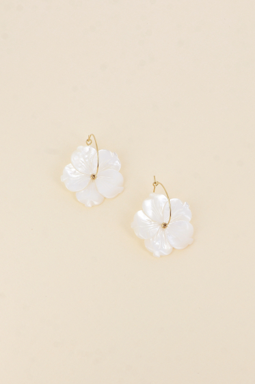 Wholesaler Bohm - Hoop earrings - pearly flower 3 cm