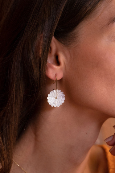Wholesaler Bohm - Souad hoop earrings - pearly flower