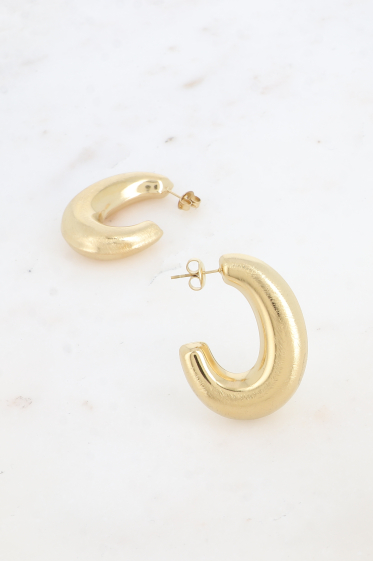 Wholesaler Bohm - Tumy hoop earrings - oval, curved and brushed ring