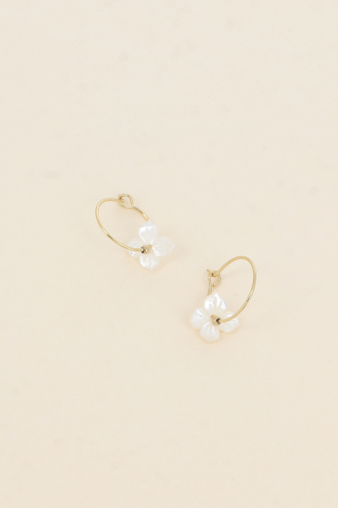 Wholesaler Bohm - Mini hoop earrings - pearly flower with 4 petals