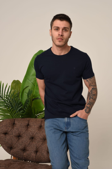 Großhändler BRANGO - Einfarbiges Slim-Fit-T-Shirt für Herren