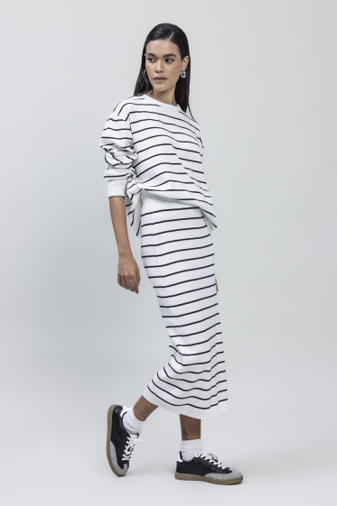 Wholesaler BSL - Comfortable Striped Knit Sweater and Skirt Set - BSL