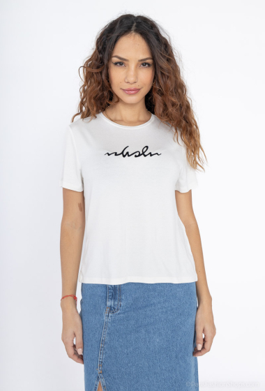 Wholesaler BSL - Chic Calligraphy Scoop Neck T-shirt for Women - BSL