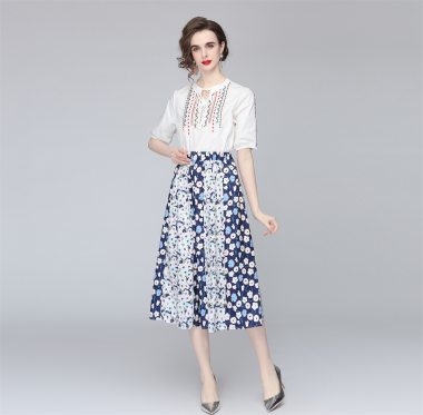 Wholesaler BY GRAZIELLA - High-waisted blouse and midi skirt White and navy blue