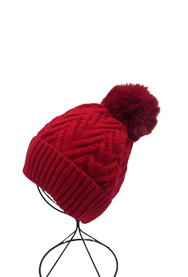 Mayorista By Oceane - Large v pattern knitted beanie hat with pompon