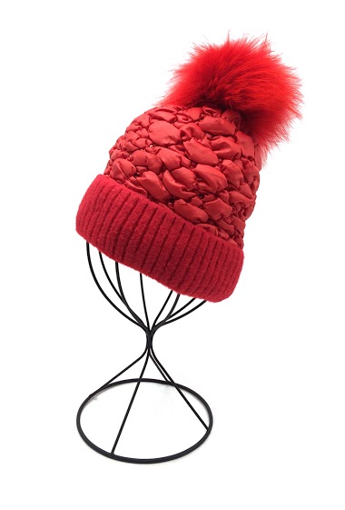 Wholesaler By Oceane - PADDING FABRIC LIKE BEANIE WITH SEQUIN DECOR. FLEECE LINING, REMOVABLE POMPOM