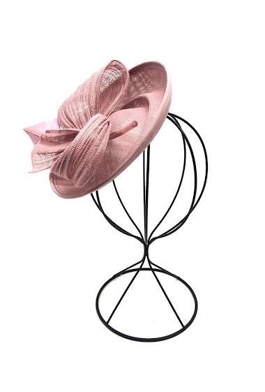 Wholesaler By Oceane - FASCINATOR WITH SWIRL MOTIFS DECORATED WITH A FEATHER